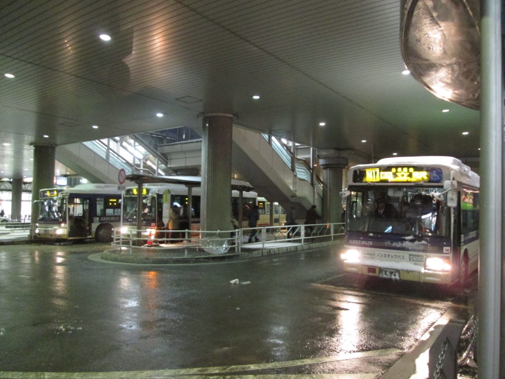 府中市内の京王バス路線について多磨駅から調布駅行き、四谷地域から