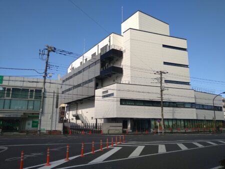 府中市 東府中駅前北口、旧甲州街道から駅へ横断して渡る通行人が多いのは危険・・街のインフラ、道路の安全対策など要望（府中市議会議員　国民民主党　ゆうきりょう）