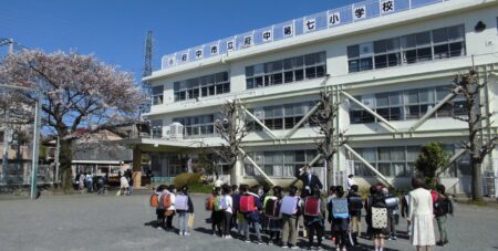 府中市  府中第七小学校と武蔵台小学校の統合問題・・・統合の校地は府中第七小学校校地に選定（府中市議会議員　国民民主党　ゆうきりょう）