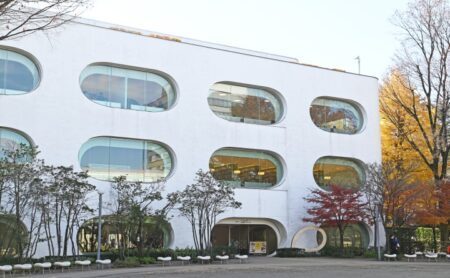 府中市 中央図書館へ行くのに不便な市民にとって「武蔵野プレイス」を利用できると、ありがたい（府中市議会議員　国民民主党　ゆうきりょう）