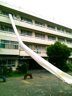 （府中市 小柳小学校）小中学校の防火、防災教育・・教員による救助袋を活用した避難訓練研修を実施（府中市議会議員　ゆうきりょう）